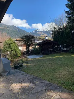 Ein allgemeiner Bergblick oder ein Berglick von der Ferienwohnung aus