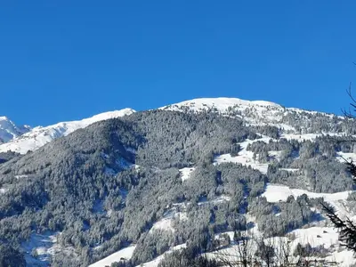 Ein allgemeiner Bergblick oder ein Berglick von der Ferienwohnung aus