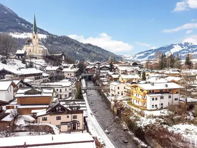 Ein allgemeiner Bergblick oder ein Berglick von der Ferienwohnung aus