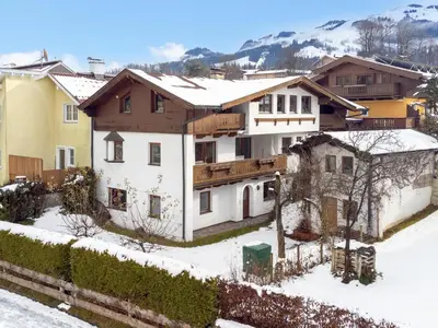 Ein allgemeiner Bergblick oder ein Berglick von der Ferienwohnung aus