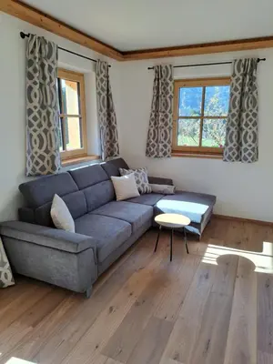 Ein Sitzbereich in der Unterkunft Ferienwohnung Altrach