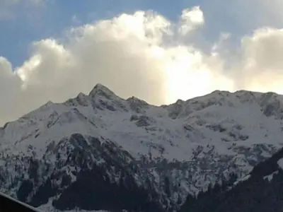 Ein allgemeiner Bergblick oder ein Berglick von der Ferienwohnung aus