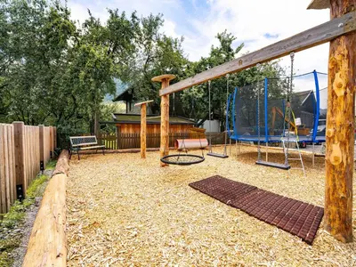 Ein Garten an der Unterkunft Farmhouse in Bramberg with Sauna & Ski Access