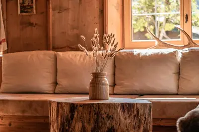 Ein Sitzbereich in der Unterkunft Hunters Lodge Chalet Superior
