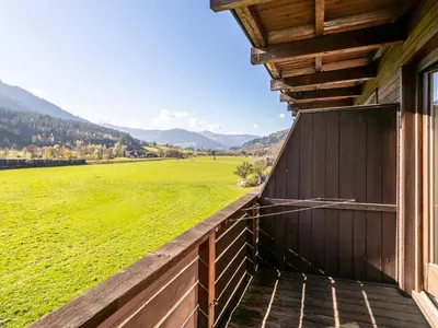 Ein allgemeiner Bergblick oder ein Berglick von der Ferienwohnung aus
