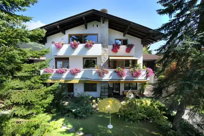 Ein Garten an der Unterkunft Apartment Haus Janine