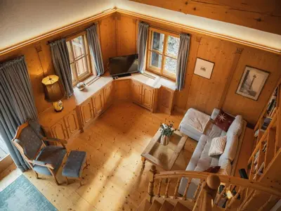 Ein Sitzbereich in der Unterkunft Chalet in Kitzbühel near Ski Lifts
