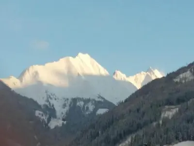 Ein allgemeiner Bergblick oder ein Berglick von der Ferienwohnung aus