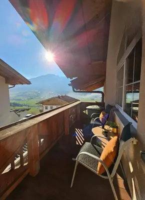 Ein allgemeiner Bergblick oder ein Berglick von der Ferienwohnung aus