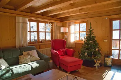Ein Sitzbereich in der Unterkunft Chalet Glemm Alpin