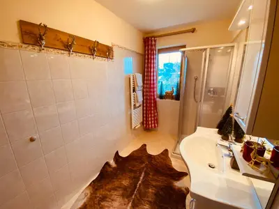 Ein Badezimmer in der Unterkunft Chalet Panoramaview Garten Sauna Ski out