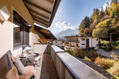 Ein allgemeiner Bergblick oder ein Berglick von der Ferienwohnung aus