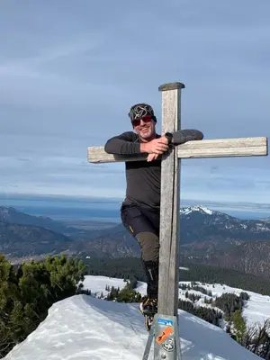 Ein allgemeiner Bergblick oder ein Berglick von der Ferienwohnung aus