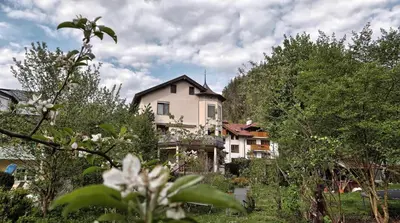 Das Gebäude in dem sich die Ferienwohnung befindet