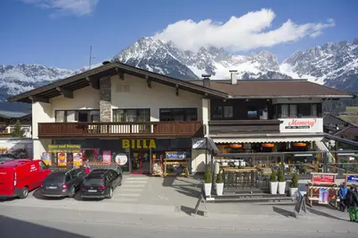 Ein allgemeiner Bergblick oder ein Berglick von der Ferienwohnung aus