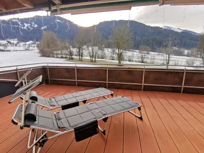 Ein allgemeiner Bergblick oder ein Berglick von der Ferienwohnung aus