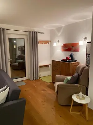 Ein Sitzbereich in der Unterkunft Haus Kaiserblick Top 1