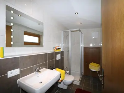Ein Badezimmer in der Unterkunft Apartment in Zillertal near Ski Slopes