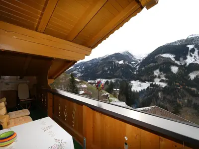 Ein allgemeiner Bergblick oder ein Berglick von der Ferienwohnung aus