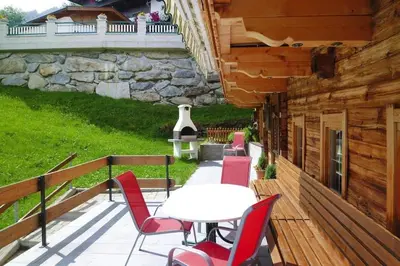 Ein Balkon oder eine Terrasse in der Unterkunft Chalet in Mayrhofen near Ski Slopes
