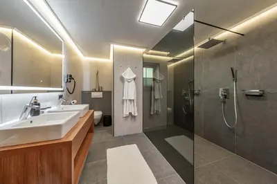Ein Badezimmer in der Unterkunft Appartement Sonnenschein im Ferienhaus Johanna in Mayrhofen-Hippach- Nähe der Skipiste