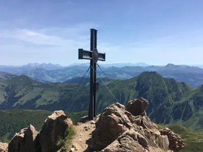 Ein allgemeiner Bergblick oder ein Berglick von der Ferienwohnung aus