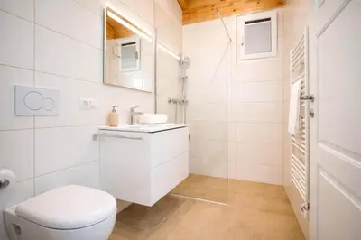 Ein Badezimmer in der Unterkunft Tyrolschalet LITTLE LUCK - by AlpenLuxus Collection