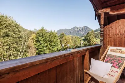 Ein allgemeiner Bergblick oder ein Berglick von der Ferienwohnung aus
