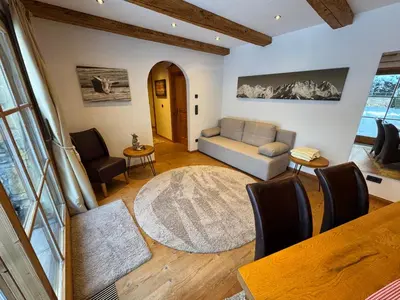 Ein Sitzbereich in der Unterkunft Schönstes Apartment am Hahnenkamm