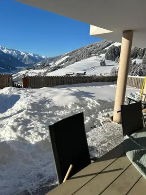 Ein allgemeiner Bergblick oder ein Berglick von der Ferienwohnung aus