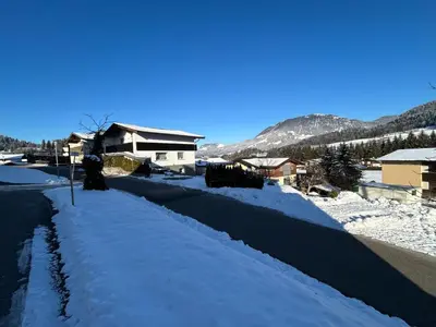 Ein allgemeiner Bergblick oder ein Berglick von der Ferienwohnung aus