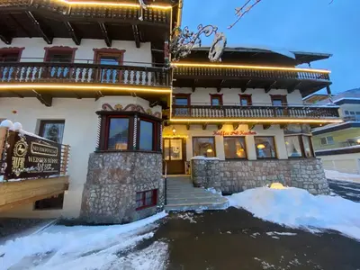 Das Gebäude in dem sich das Hotel befindet