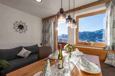 Ein allgemeiner Bergblick oder ein Berglick von der Ferienwohnung aus