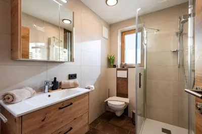 Ein Badezimmer in der Unterkunft Hinterschiesslinghof