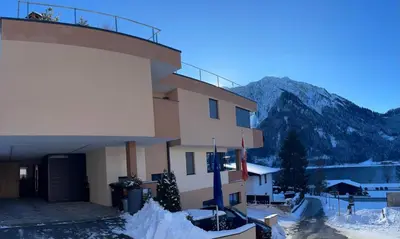 Ein allgemeiner Bergblick oder ein Berglick von der Ferienwohnung aus