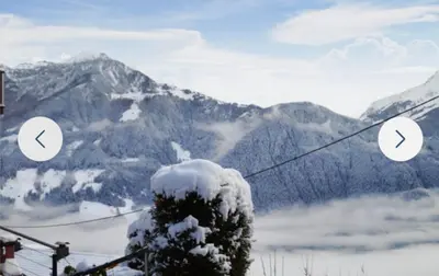 Ein allgemeiner Bergblick oder ein Berglick von des Bauernhofs aus