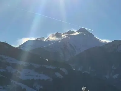 Ein allgemeiner Bergblick oder ein Berglick von der Ferienwohnung aus
