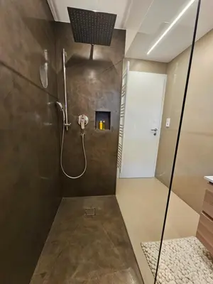 Ein Badezimmer in der Unterkunft Apartments Shema