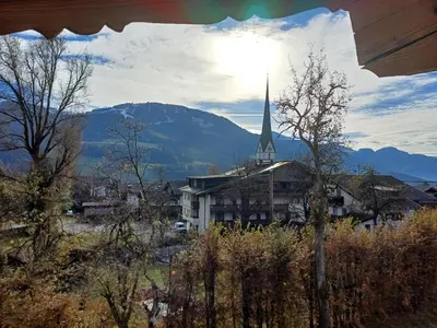 Ein allgemeiner Bergblick oder ein Berglick von der Ferienwohnung aus