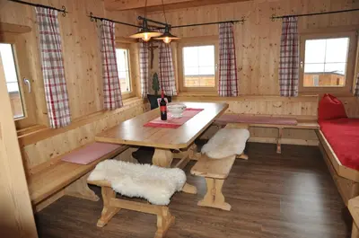 Ein Sitzbereich in der Unterkunft Berghütte Ahornblick