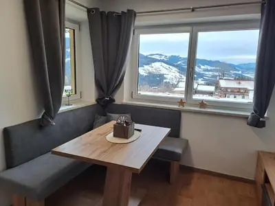 Ein allgemeiner Bergblick oder ein Berglick von der Ferienwohnung aus