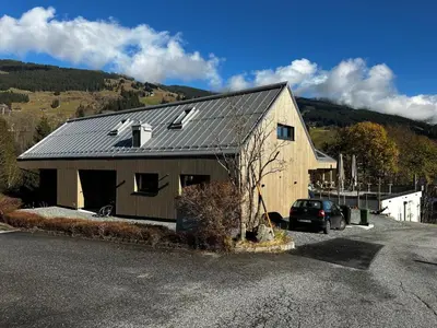 Ein allgemeiner Bergblick oder ein Berglick von der Ferienwohnung aus