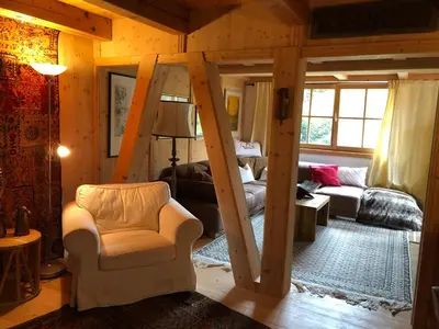 Ein Sitzbereich in der Unterkunft Chalet Hollerhaus