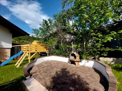 Ein Garten an der Unterkunft Schernhof Hoamatzeit - Tiroler Bauernhof