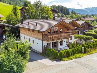 Ein allgemeiner Bergblick oder ein Berglick von des Chalets aus