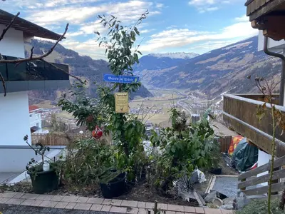 Ein allgemeiner Bergblick oder ein Berglick von der Ferienwohnung aus