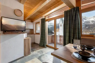Ein allgemeiner Bergblick oder ein Berglick von der Ferienwohnung aus
