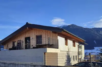 Ein allgemeiner Bergblick oder ein Berglick von der Ferienwohnung aus