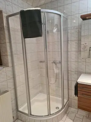 Ein Badezimmer in der Unterkunft Apartment Kunterbunt