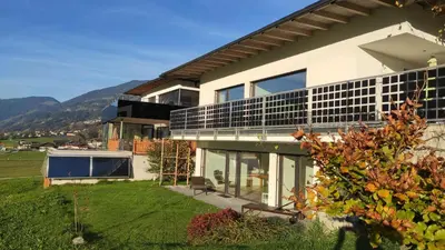 Ein allgemeiner Bergblick oder ein Berglick von der Ferienwohnung aus